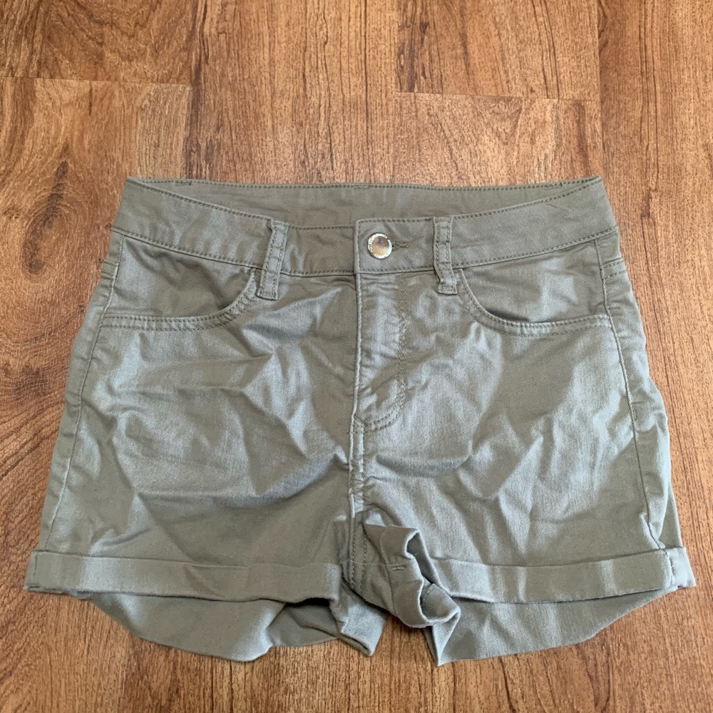 GREEN SHORTS